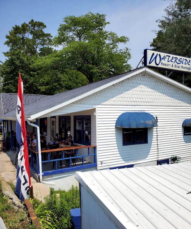 Neils Modern Cottages (Neils Resort) - Waterside Resort And Boat Rental (newer photo)